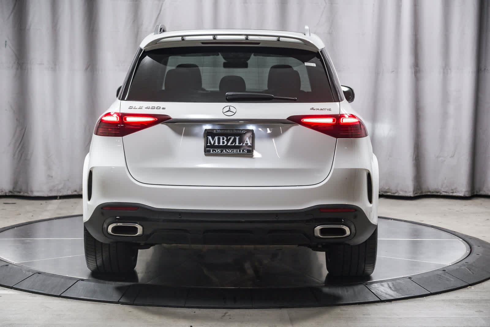 Used 2026 Mercedes-Benz GLE 450e 4MATIC image 3