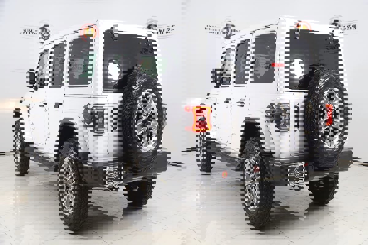 Used 2022 Jeep Wrangler Unlimited Sahara w/ Cold Weather Group image 4