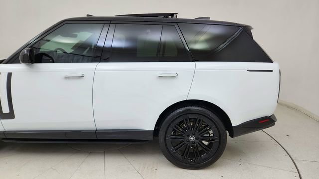 Used 2025 Land Rover Range Rover SE image 10