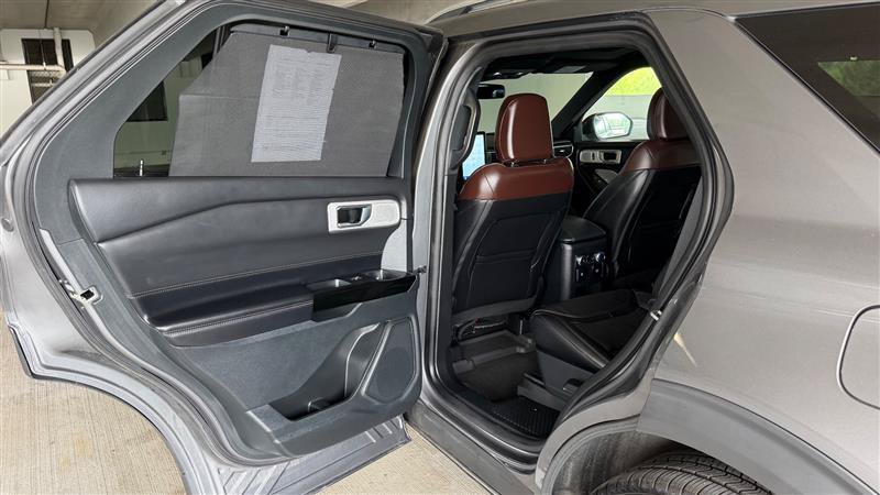 Used 2021 Ford Explorer Platinum w/ Equipment Group 601A AWD/4WD image 41