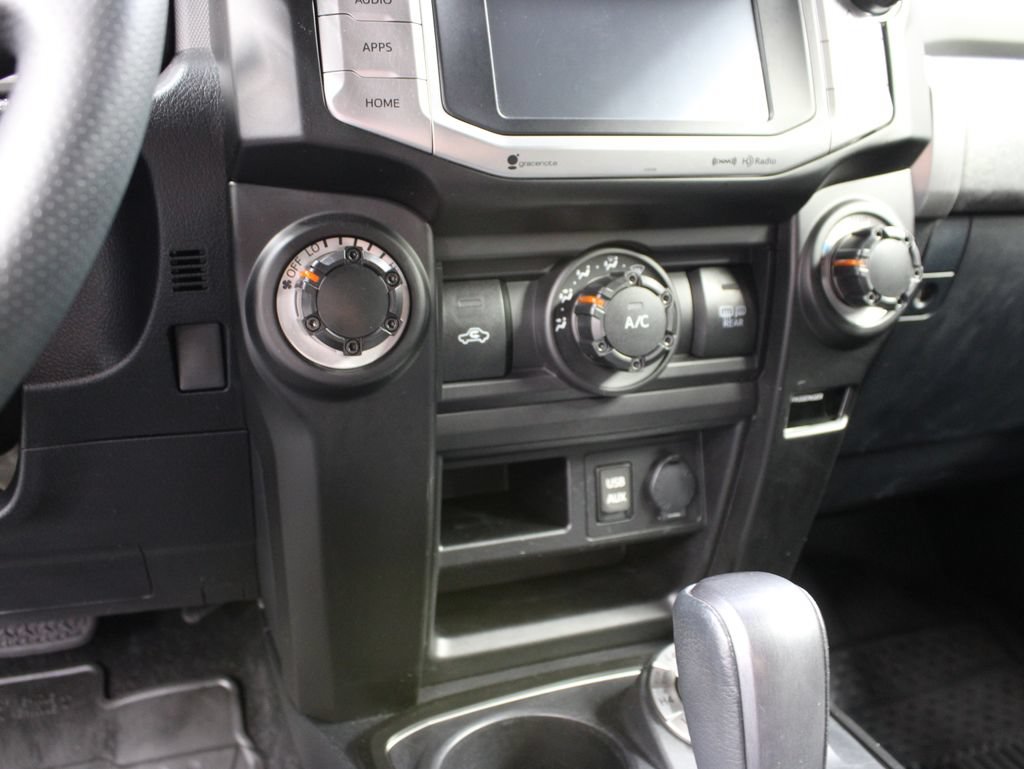 Used 2017 Toyota 4Runner SR5 AWD/4WD image 45