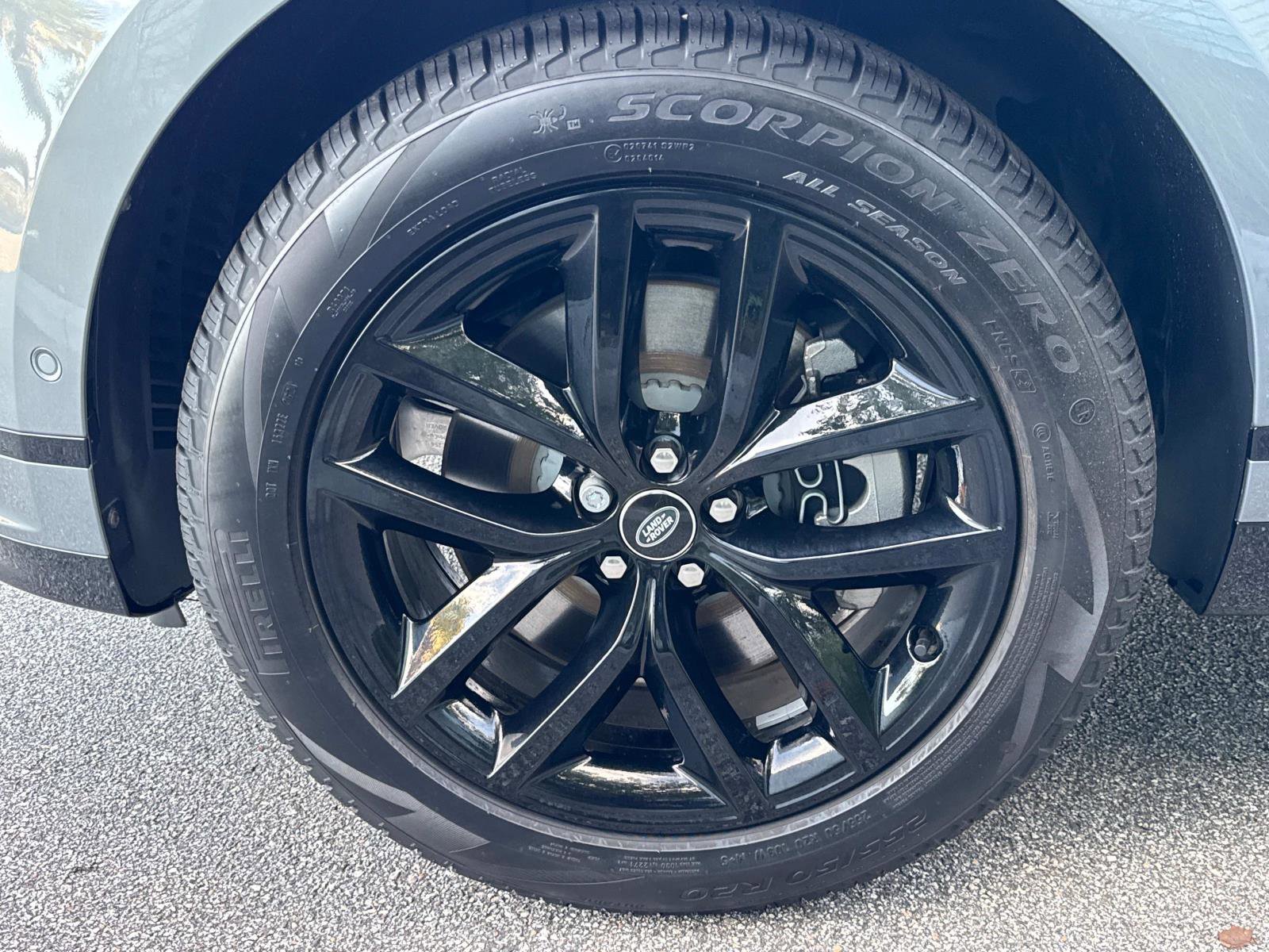 New 2026 Land Rover Range Rover Velar Dynamic SE image 10