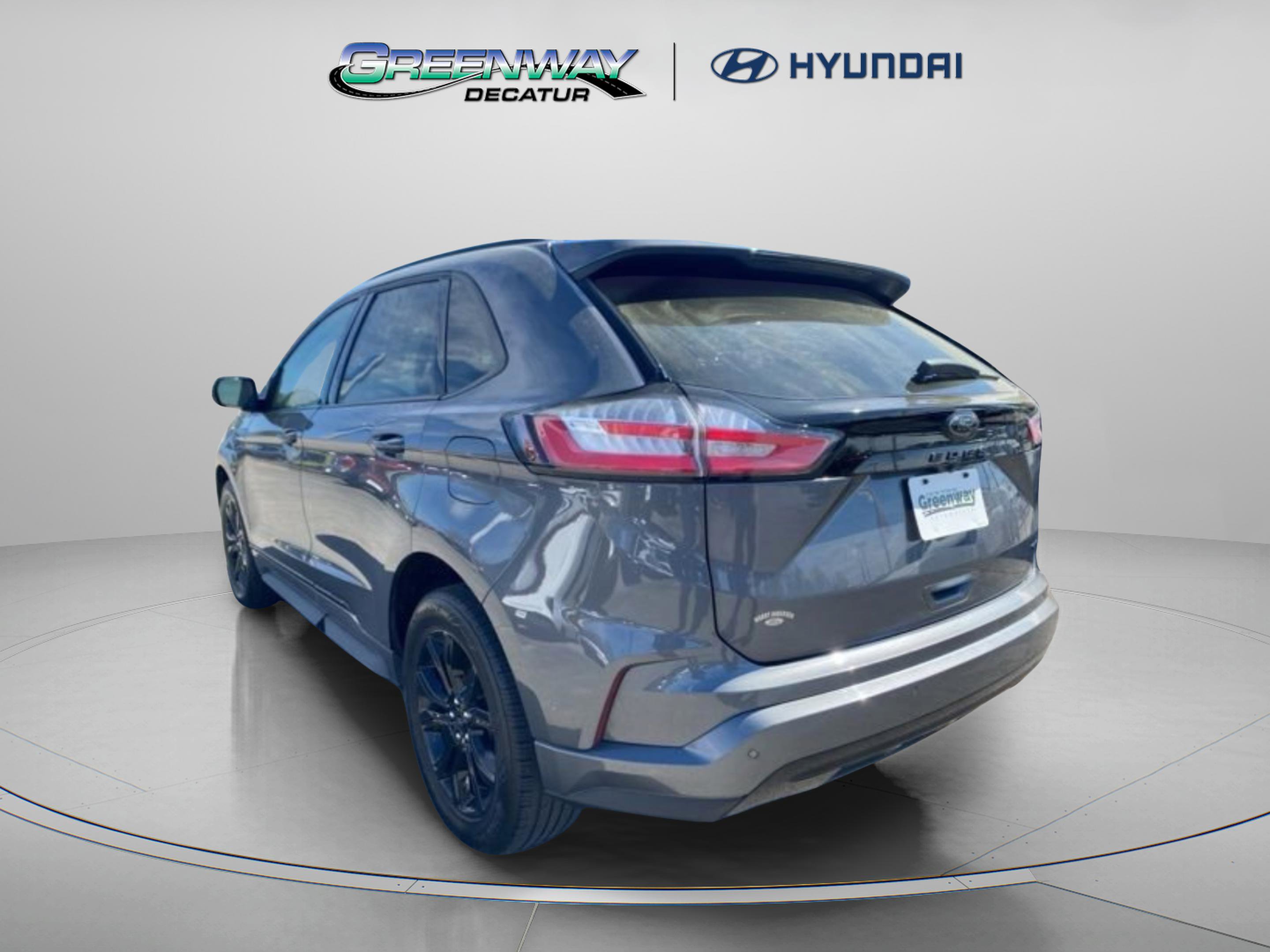Used 2024 Ford Edge SE w/ Black Appearance Package AWD/4WD image 3