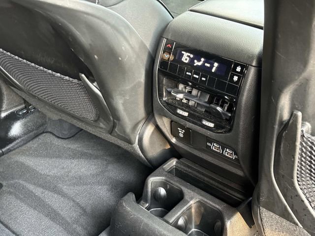 Used 2023 Jeep Grand Cherokee L Laredo image 12