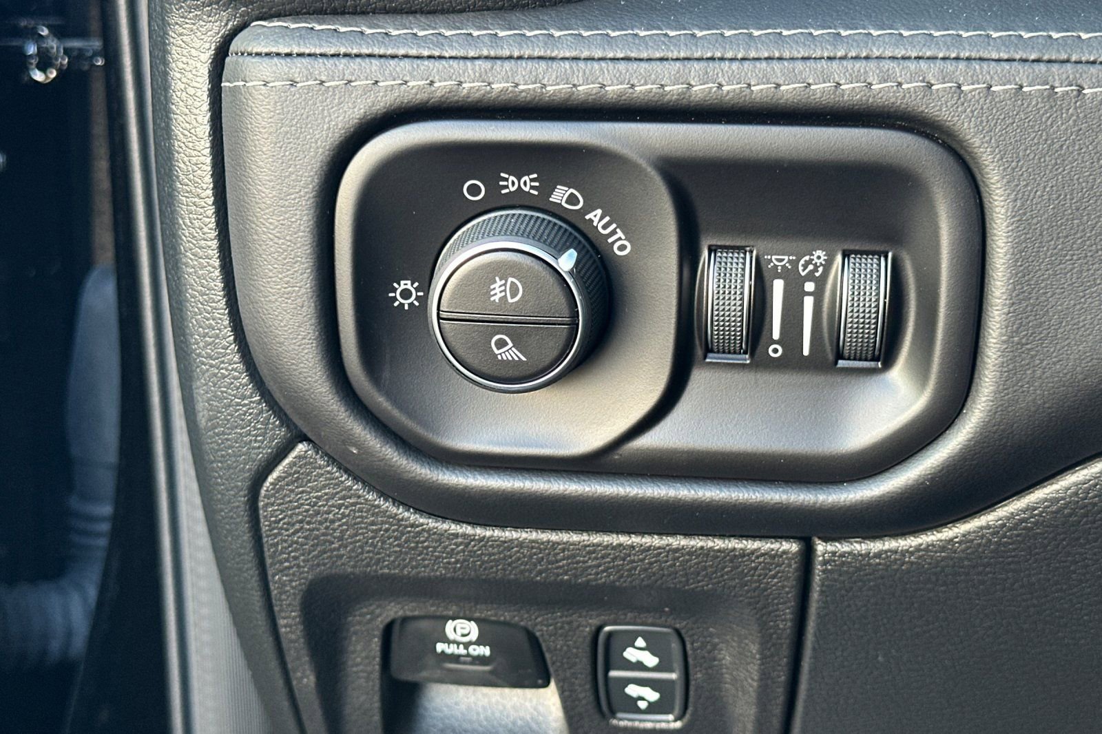 New 2025 RAM 1500 RHO w/ RHO Level 1 Equipment Group AWD/4WD image 32