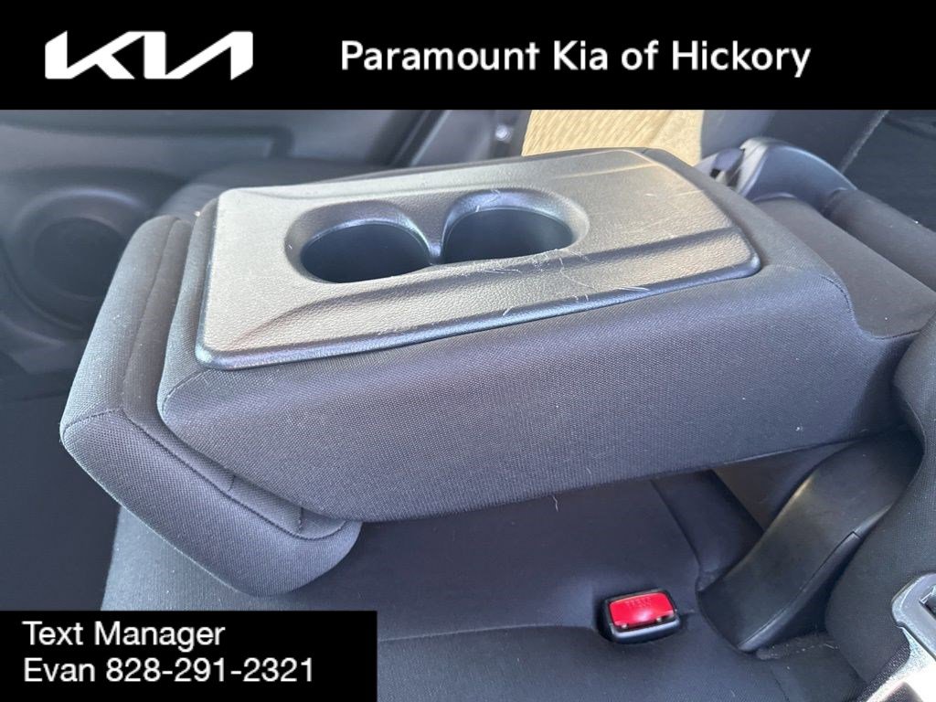 Used 2017 Nissan Rogue SV w/ Sun & Sound Touring Package image 14