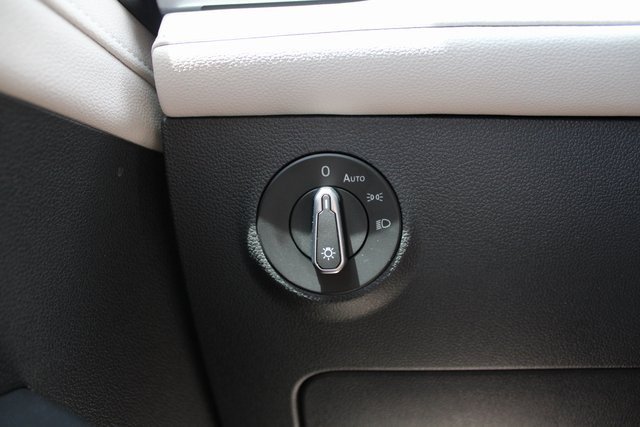 New 2025 Volkswagen Taos SEL image 19