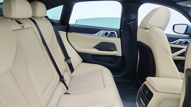 Used 2025 BMW i4 eDrive40 w/ Premium Package image 24