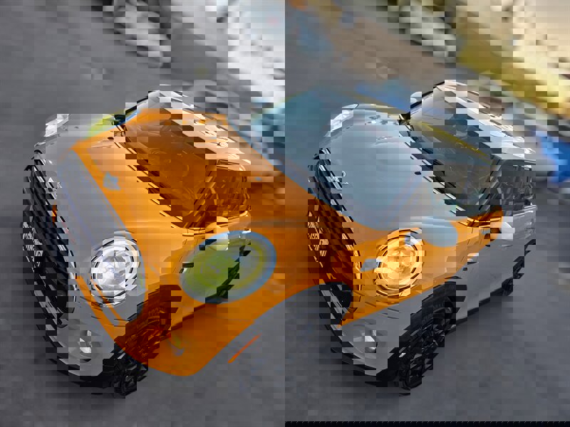 Used 2016 MINI Cooper 4-Door Hardtop image 2