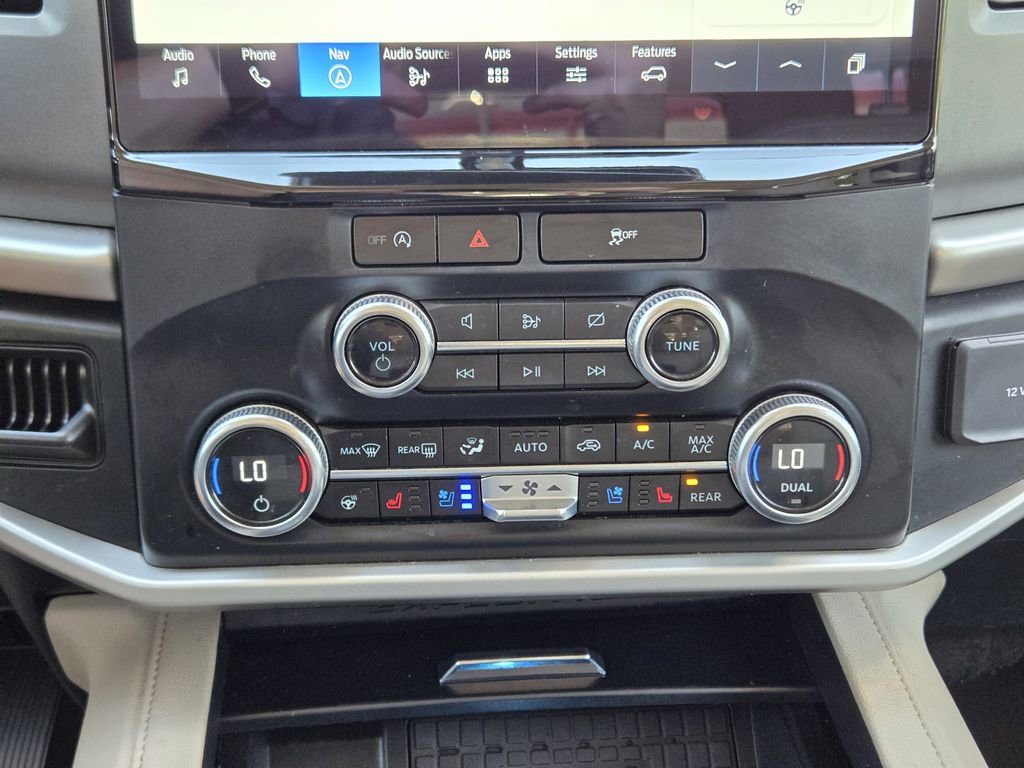 Used 2024 Ford Expedition XLT image 24