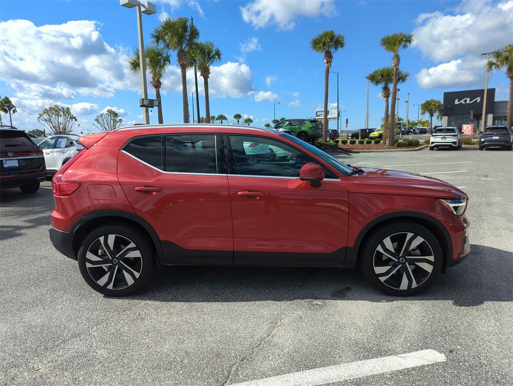 Used 2023 Volvo XC40 B4 Plus w/ Driver Assist Package image 3