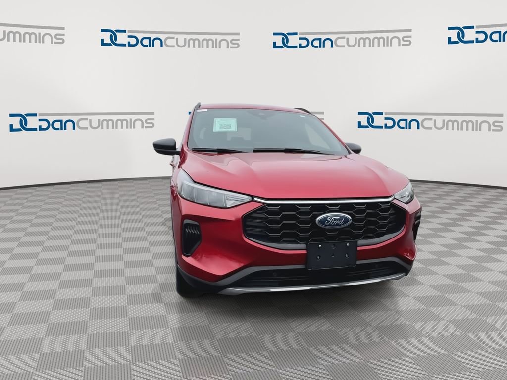 Used 2025 Ford Escape ST-Line AWD/4WD image 3