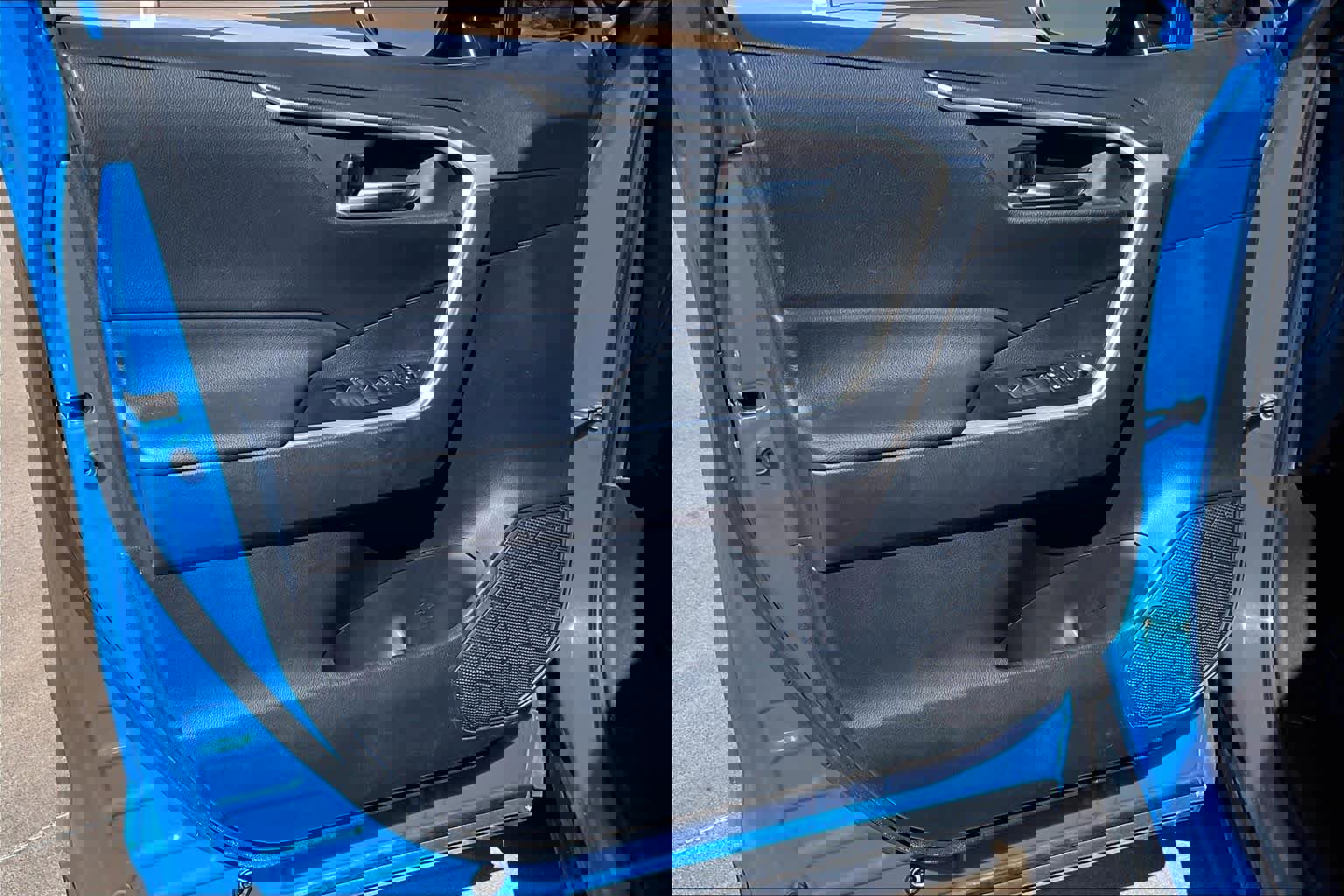 Used 2021 Toyota RAV4 XLE Premium image 25