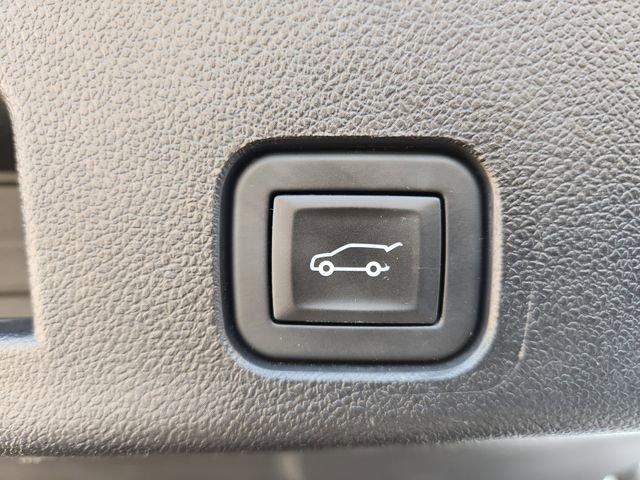 Used 2025 Chevrolet Traverse LT w/ Midnight/Sport Edition FWD image 35