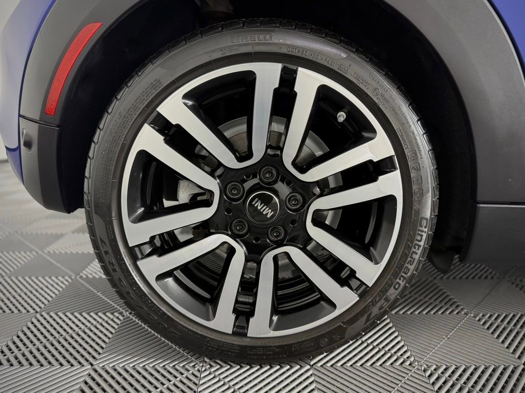 Used 2021 MINI Cooper S w/ Premium Package image 16