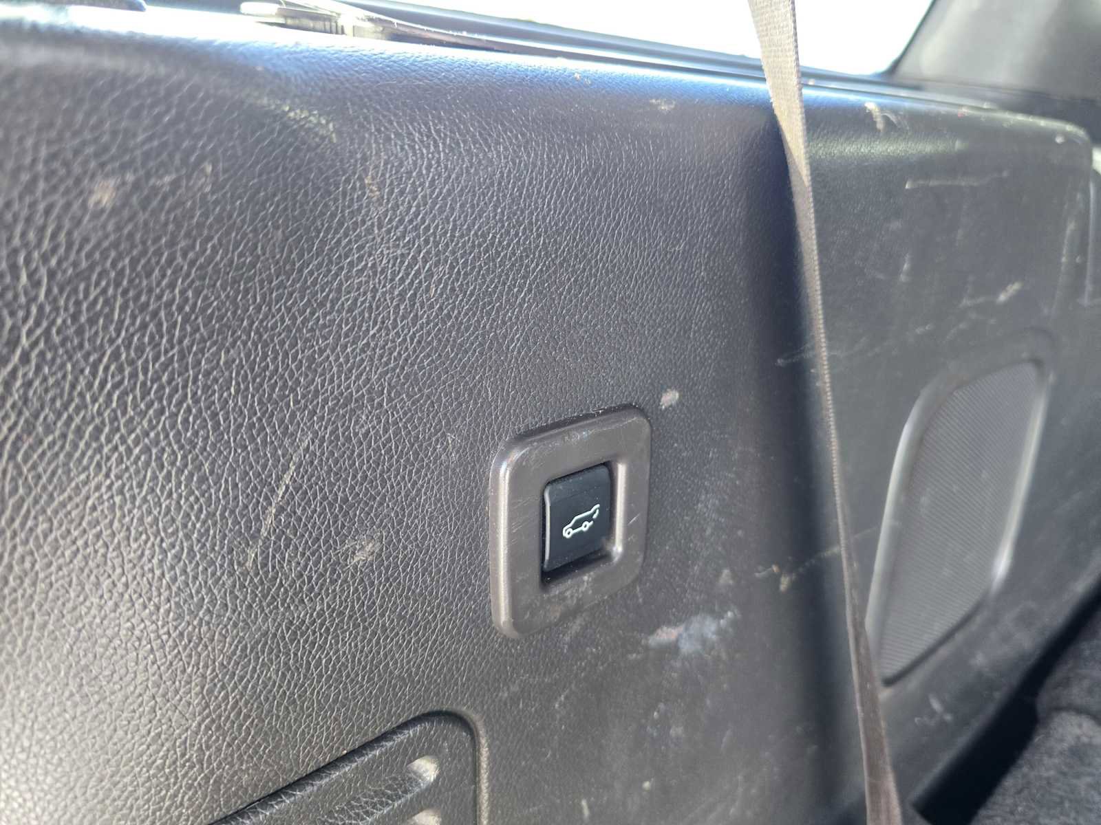 Used 2013 Ford Expedition Limited image 17