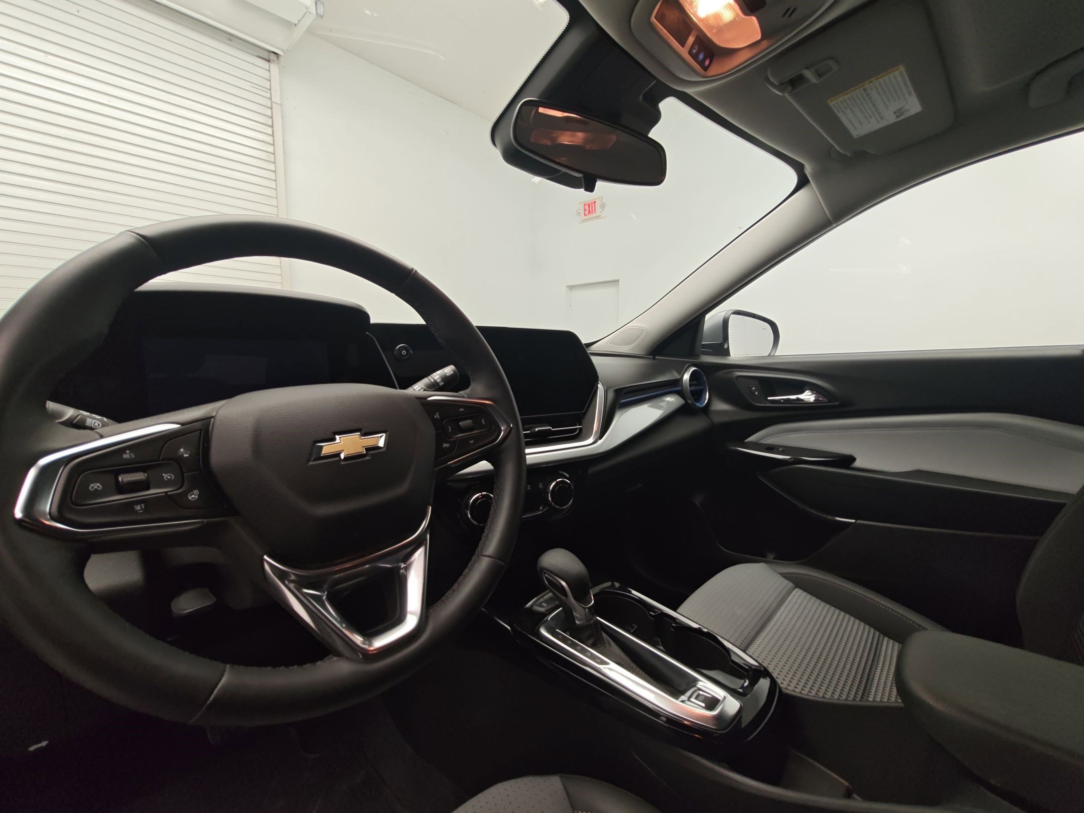 Certified 2024 Chevrolet Trax LT w/ Driver Confidence Package image 4