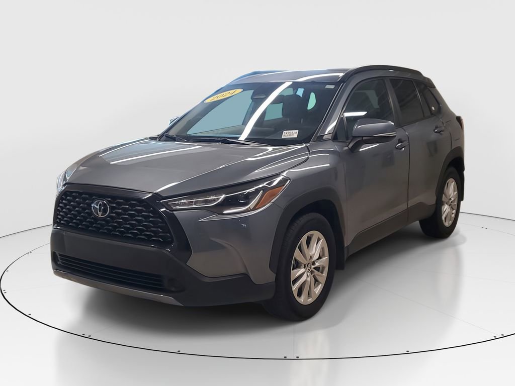 Used 2024 Toyota Corolla Cross LE image 3