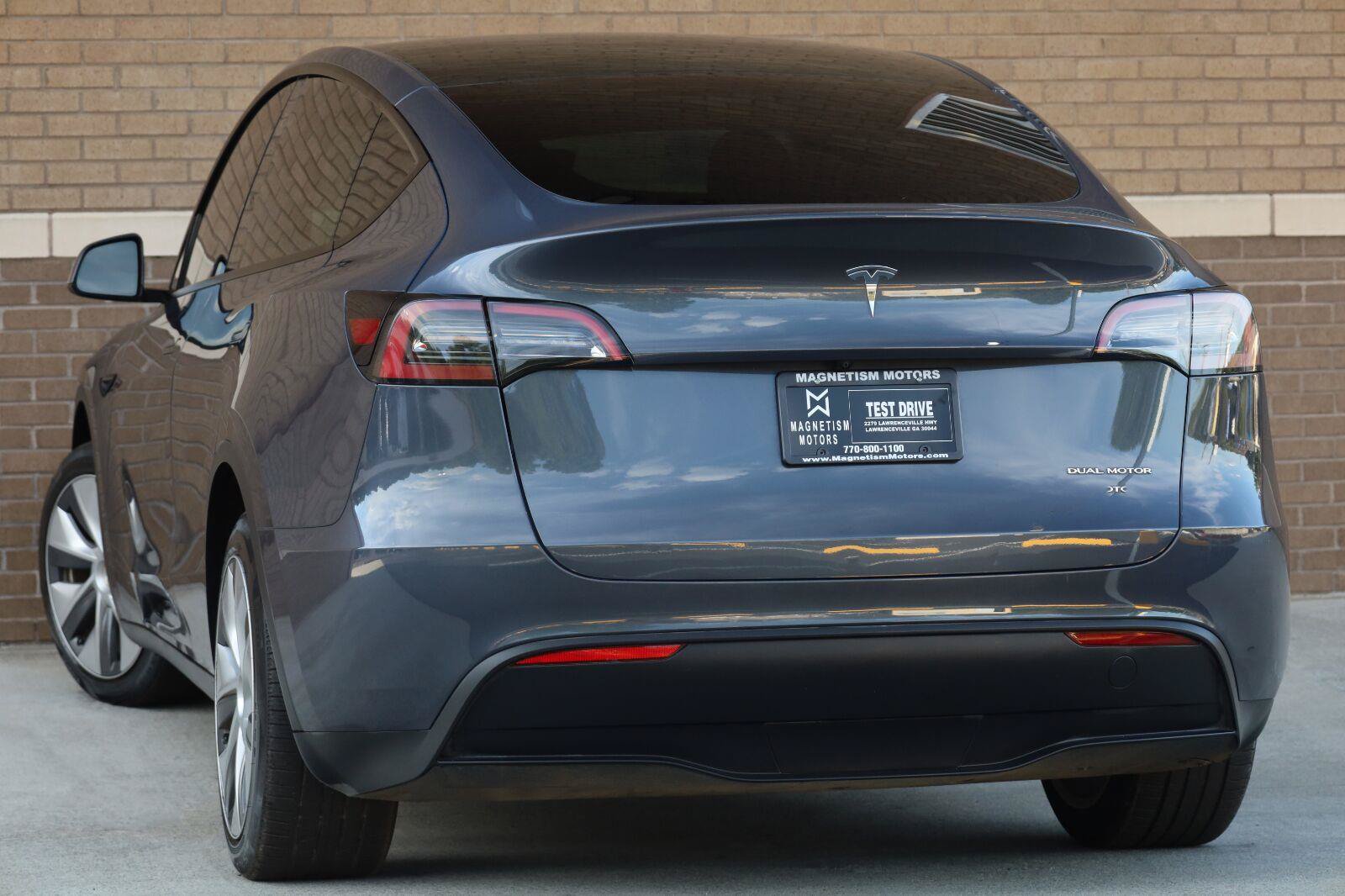 Used 2023 Tesla Model Y Long Range AWD/4WD image 9