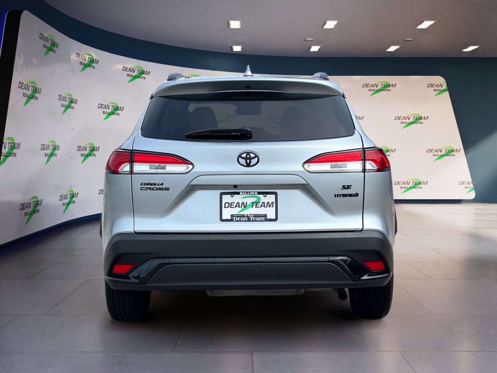 Used 2024 Toyota Corolla Cross AWD Hybrid image 7