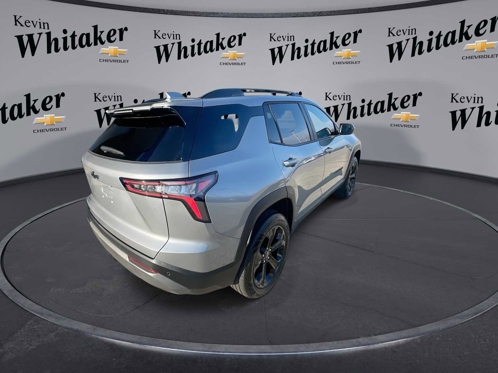 Used 2025 Chevrolet Equinox LT w/ Midnight Edition image 8