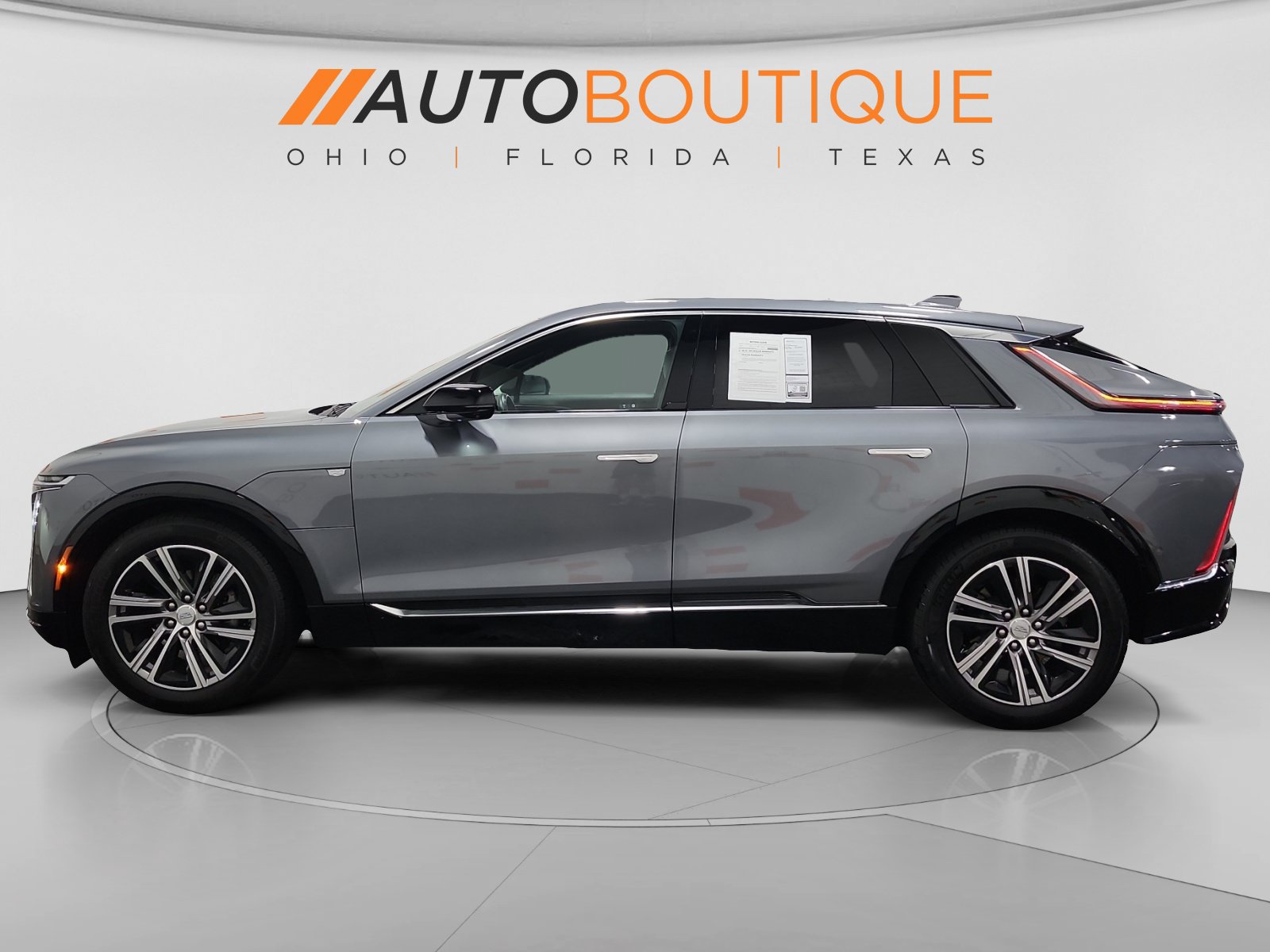 Used 2023 Cadillac Lyriq 2WD image 2