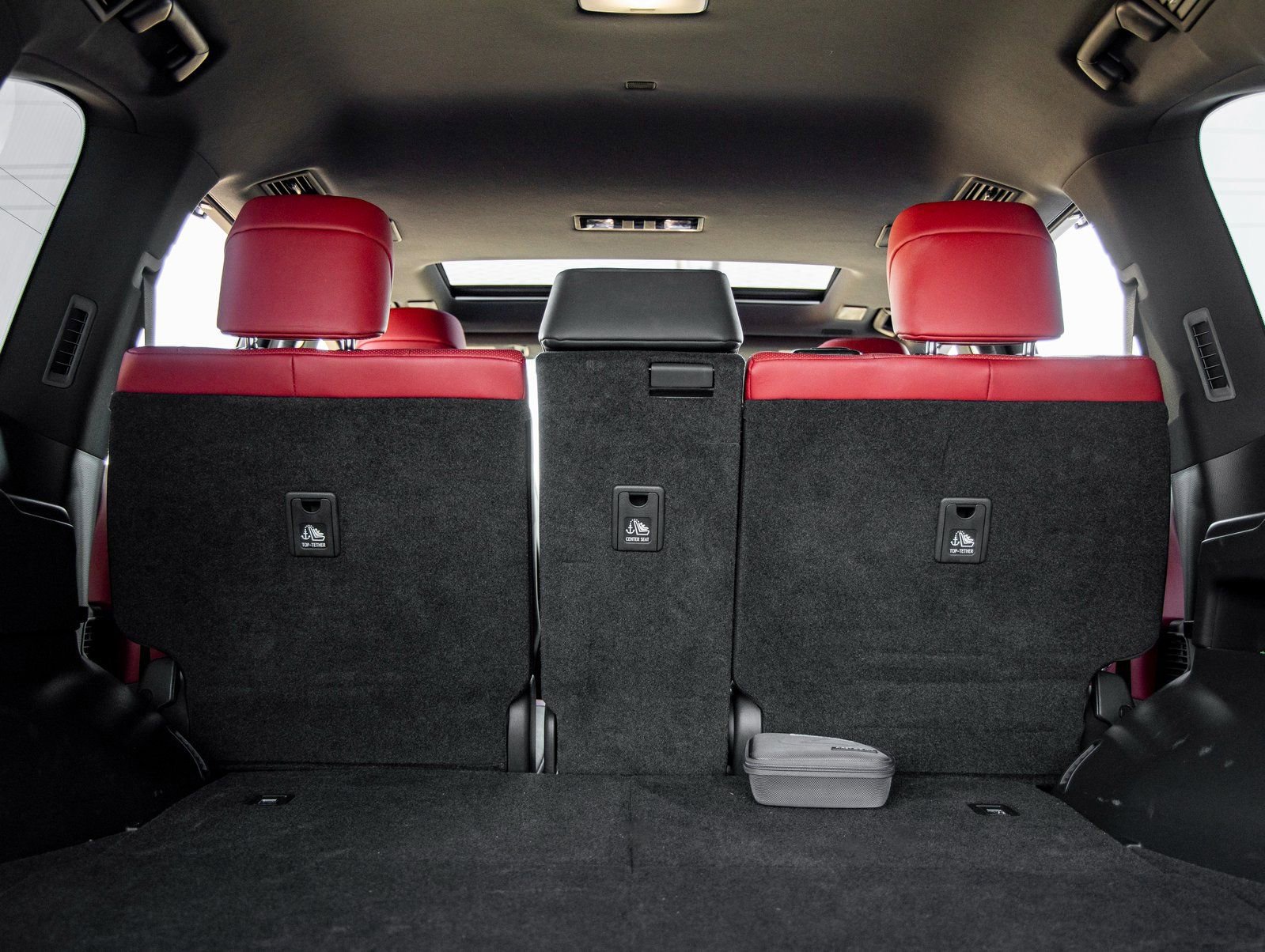 Used 2022 Lexus LX 600 F Sport w/ Accessory Package (Z1) image 37