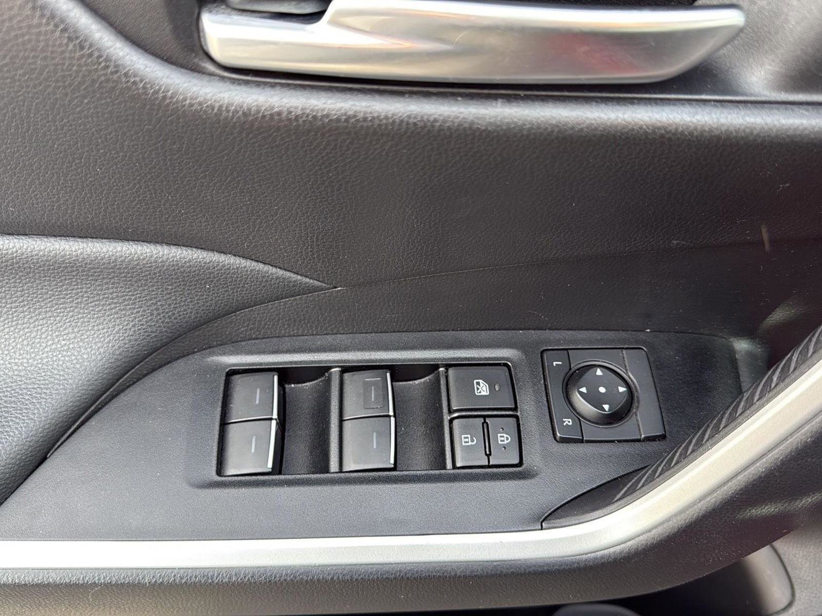 Used 2025 Toyota RAV4 XLE image 28