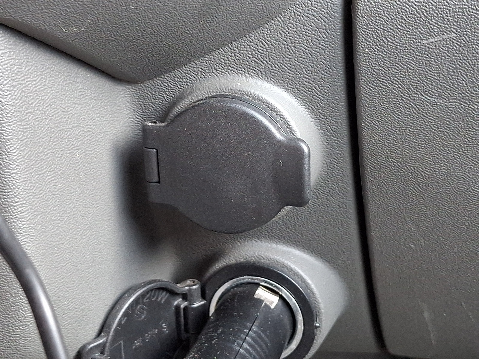 Used 2016 Nissan Frontier SV AWD/4WD image 24