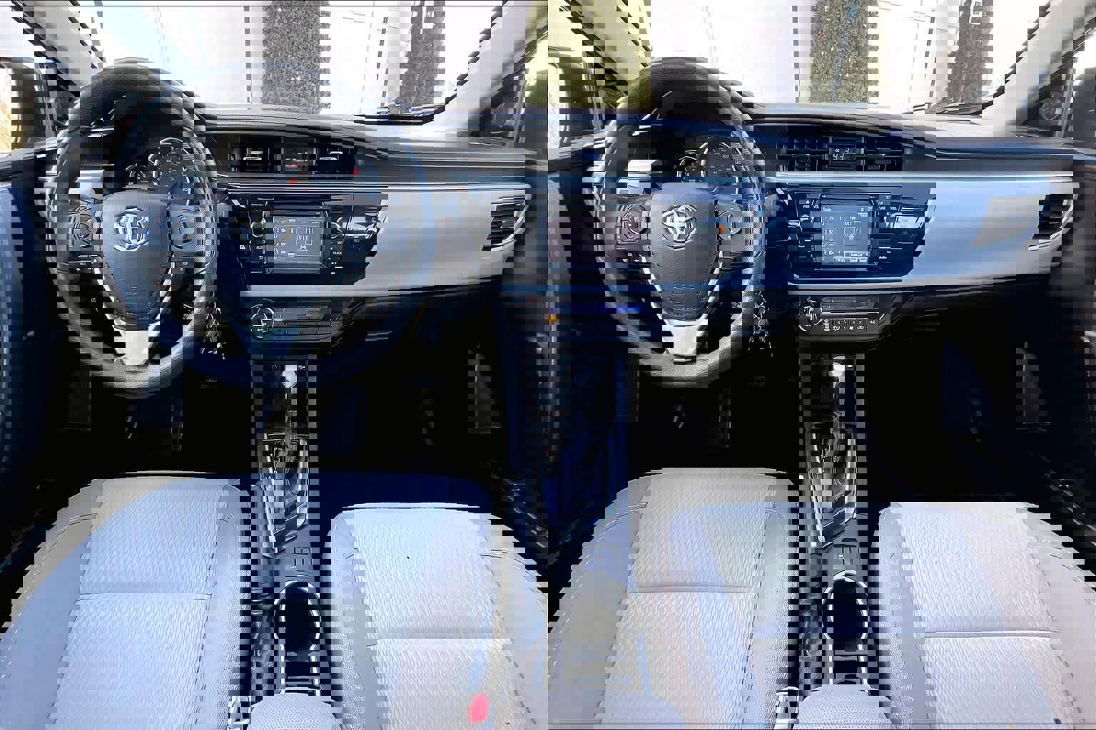 Used 2016 Toyota Corolla LE image 16