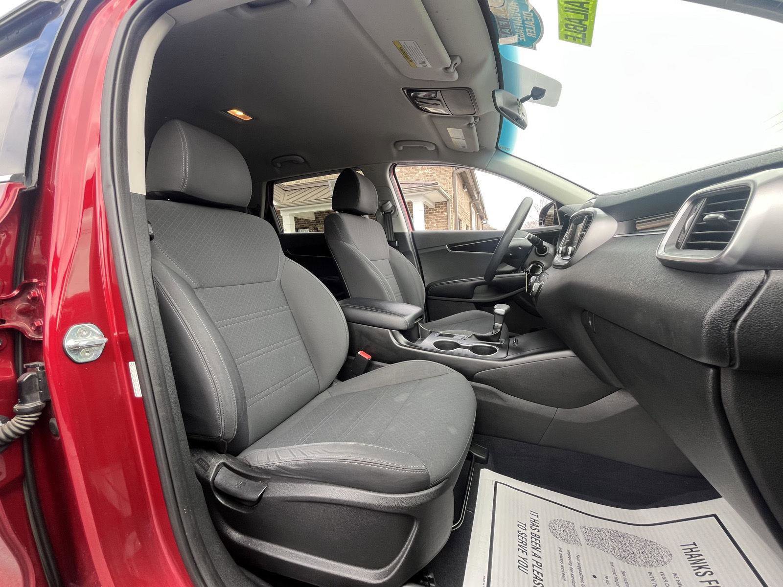 Used 2020 Kia Sorento LX image 12