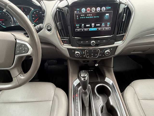 Used 2018 Chevrolet Traverse Premier w/ Driver Confidence II Package FWD image 3