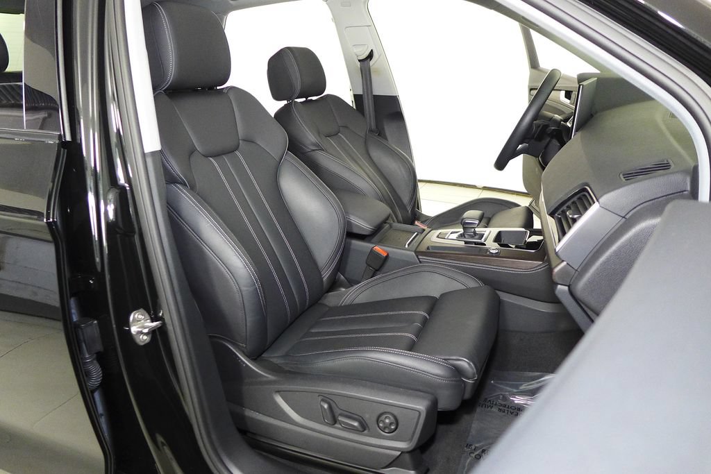 Used 2023 Audi Q5 2.0T Prestige w/ Prestige Package AWD/4WD image 19