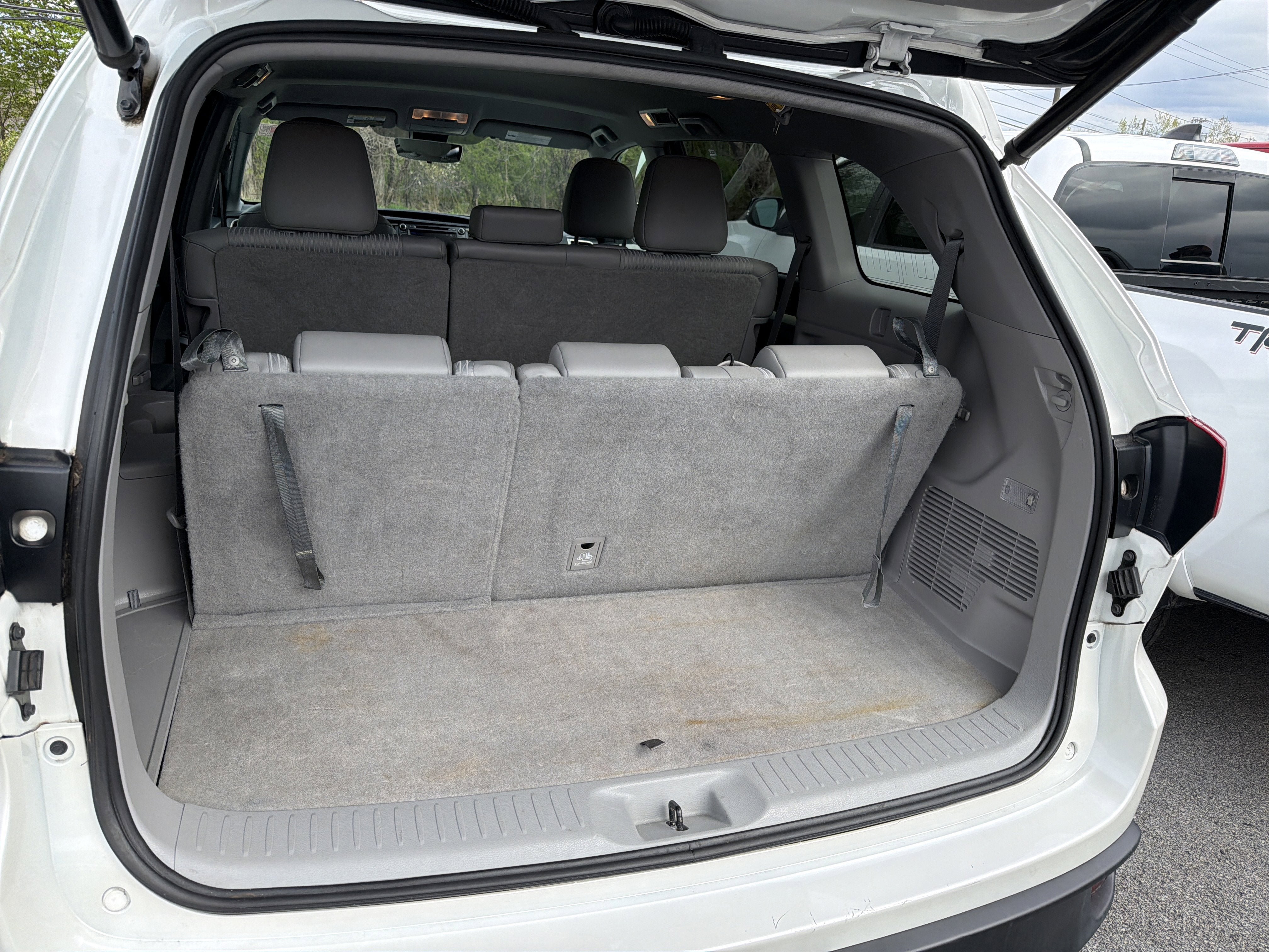 Used 2019 Toyota Highlander Plus AWD/4WD image 25