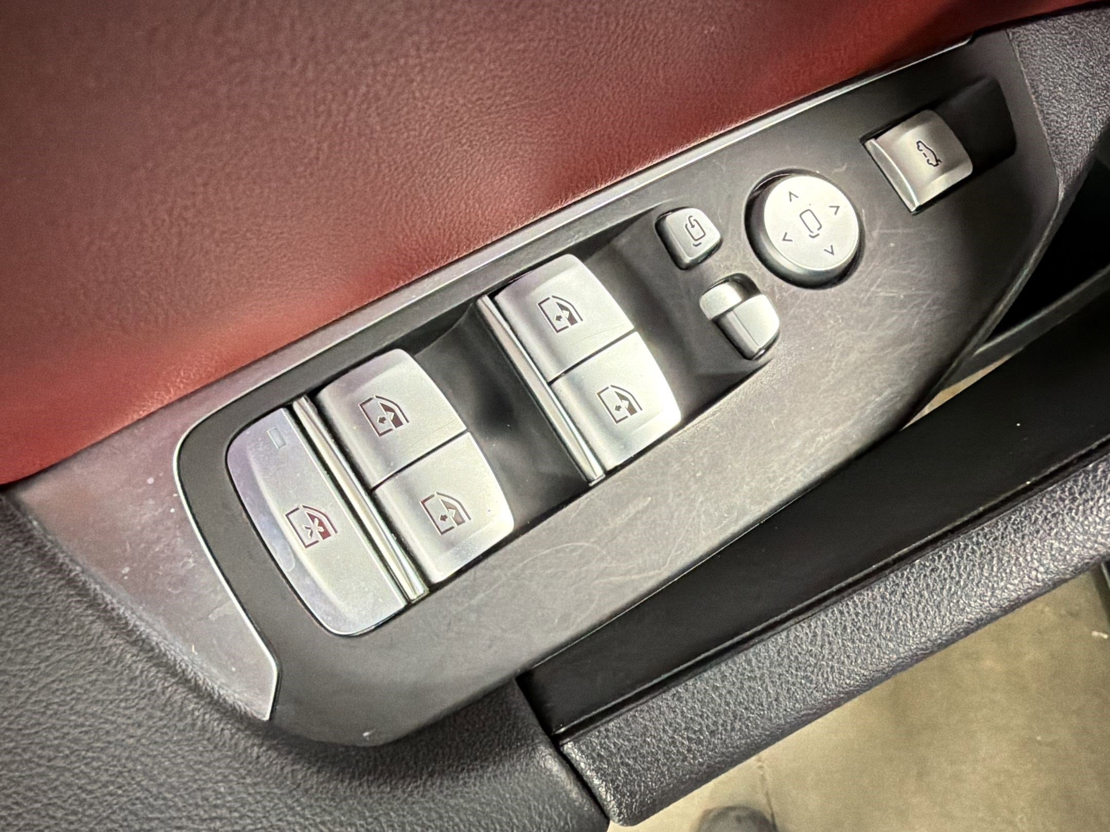 Certified 2024 BMW X4 xDrive30i w/ Premium Package image 19