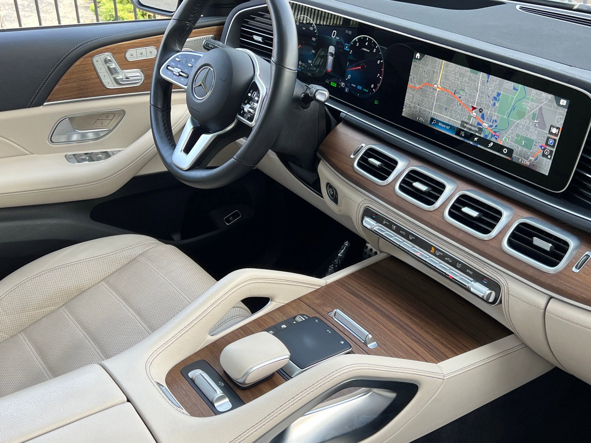 Used 2023 Mercedes-Benz GLS 580 4MATIC image 16