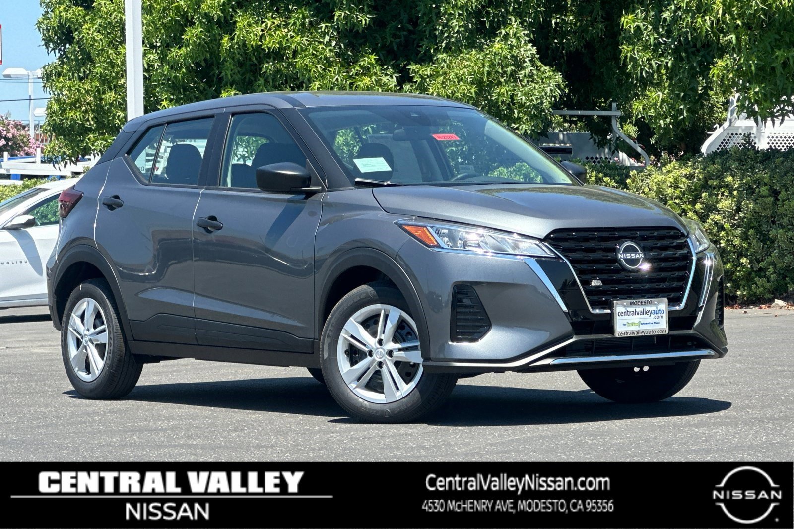 New 2025 Nissan Kicks Play S