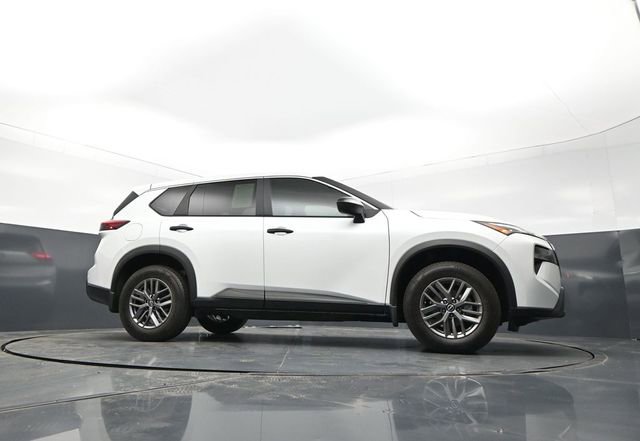 Certified 2025 Nissan Rogue S FWD image 27