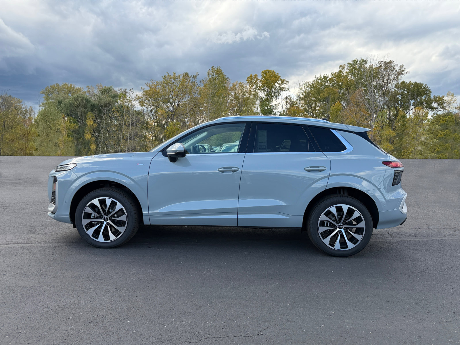 New 2026 Audi Q3 quattro 2.0T AWD/4WD image 2