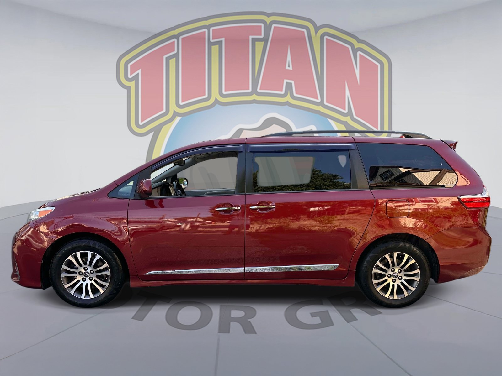 Certified 2019 Toyota Sienna XLE w/ XLE Navigation Package FWD video 2