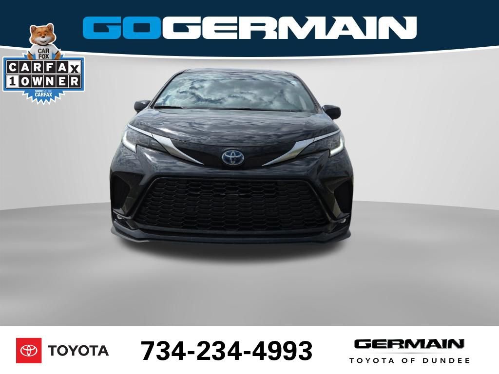 Used 2022 Toyota Sienna XSE AWD/4WD image 3