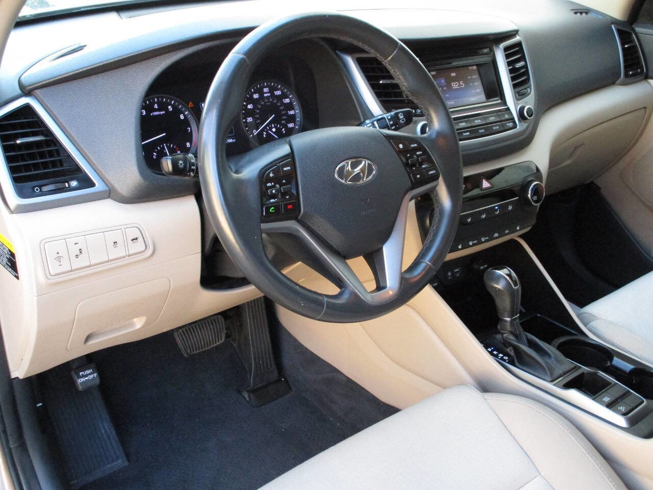 Used 2016 Hyundai Tucson Sport image 7