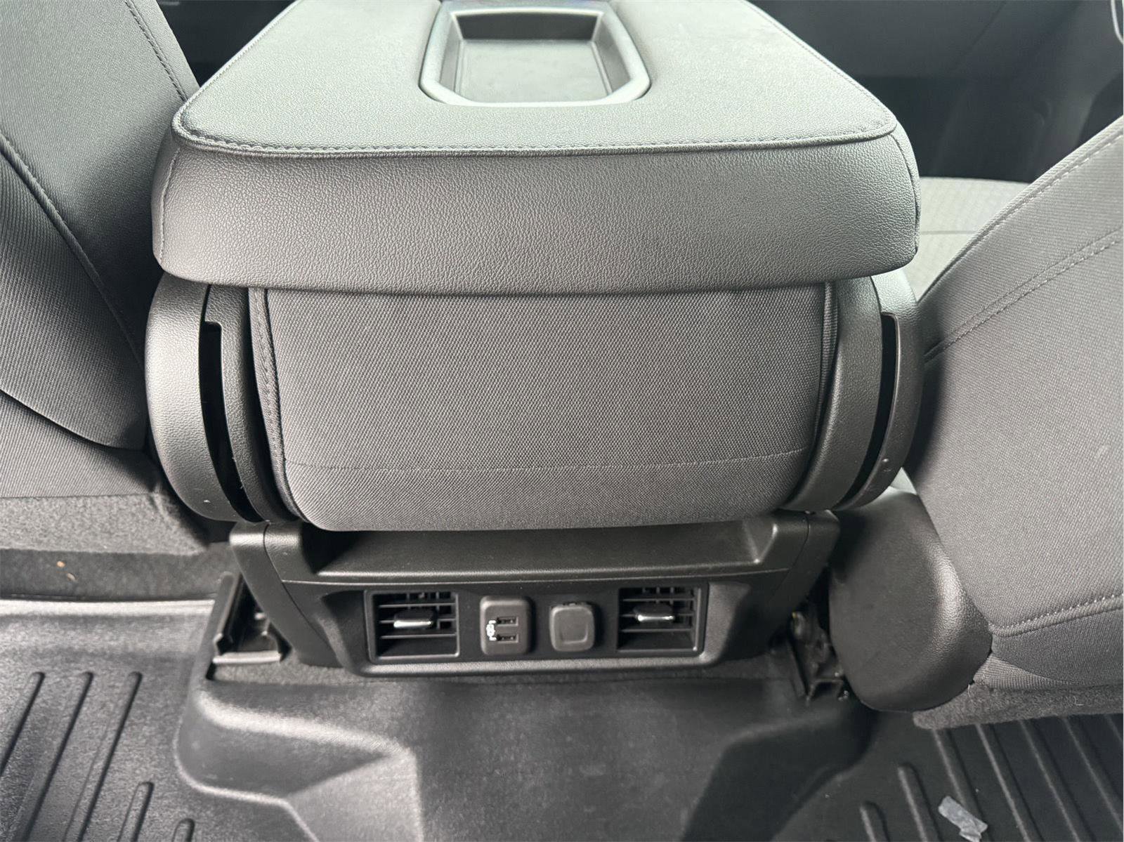 Used 2022 Chevrolet Silverado 1500 LT image 13