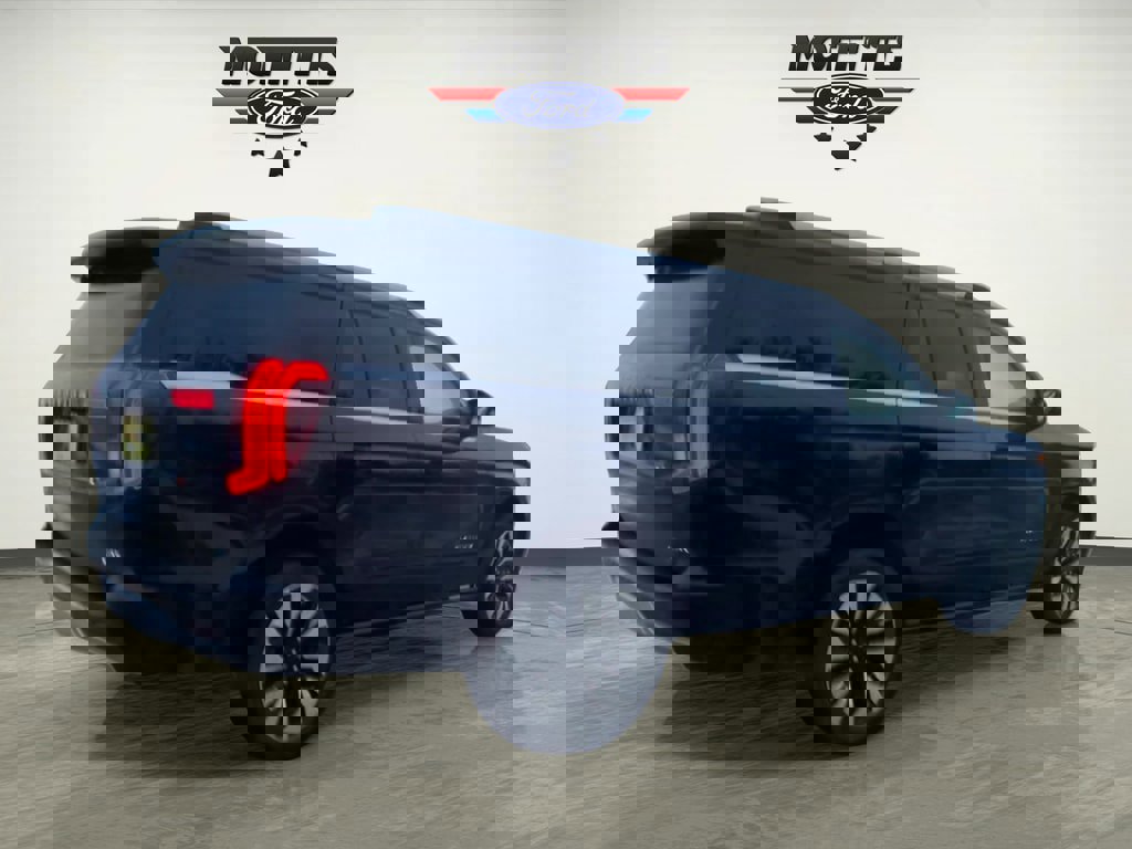 New 2025 Ford Expedition Max Platinum w/ Driver's Package image 5