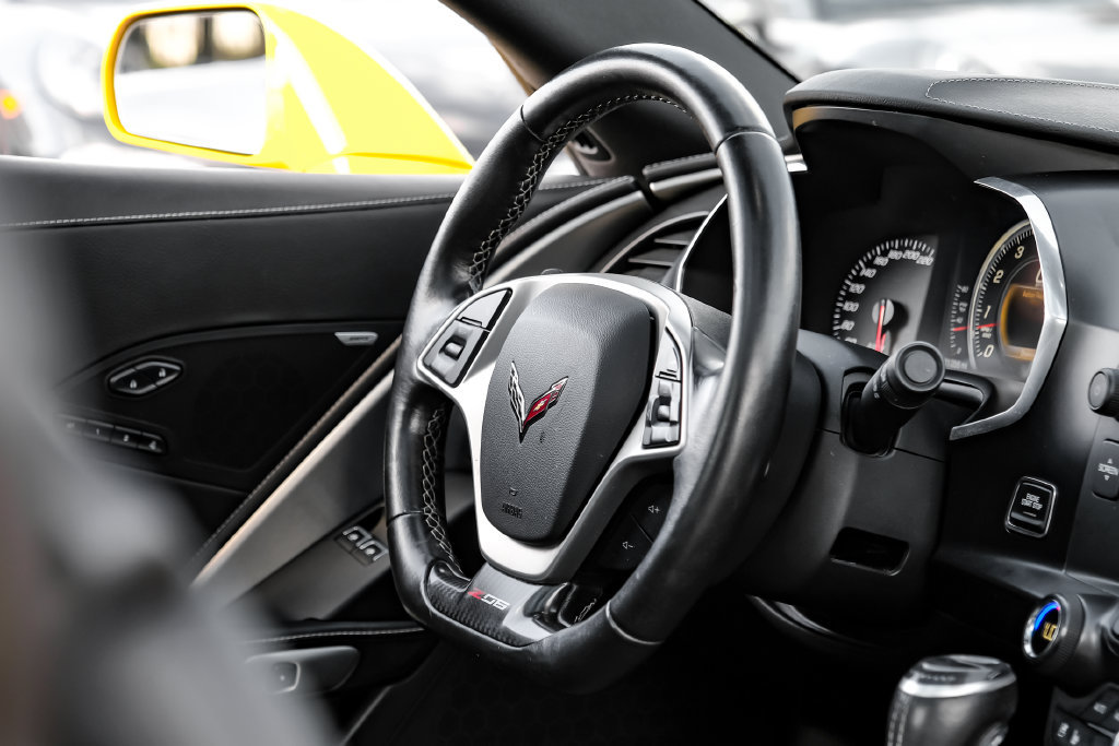 Used 2015 Chevrolet Corvette Z06 w/ 2LZ Preferred Equipment Group RWD image 12