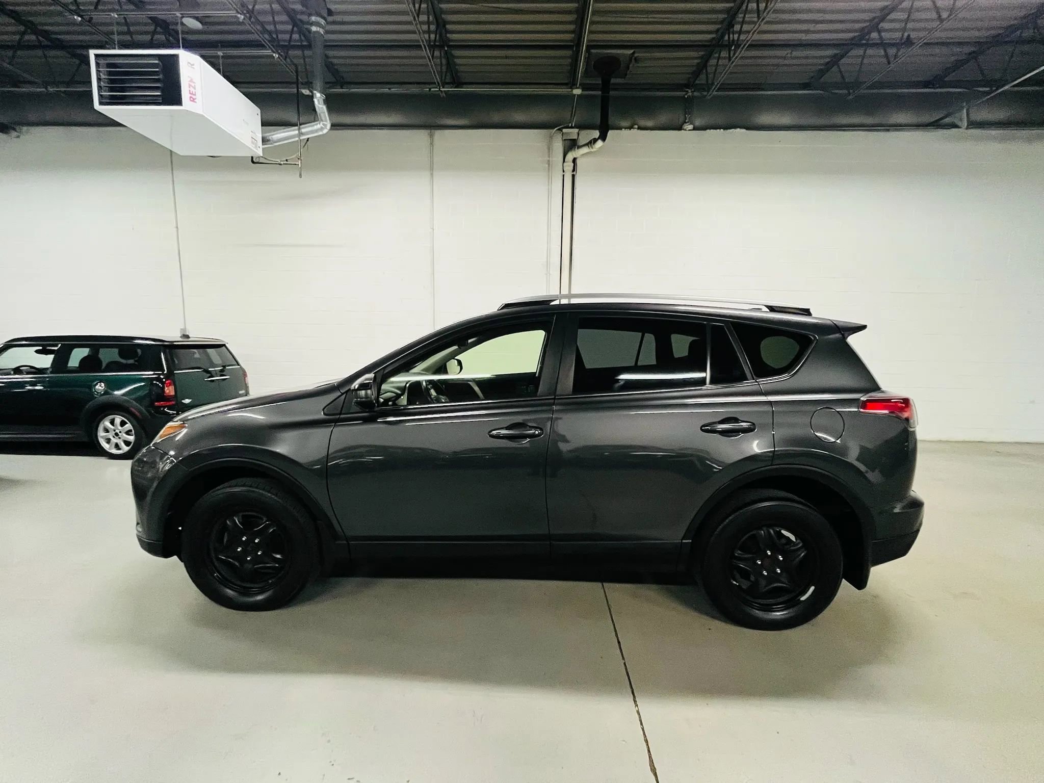 Used 2017 Toyota RAV4 LE image 5