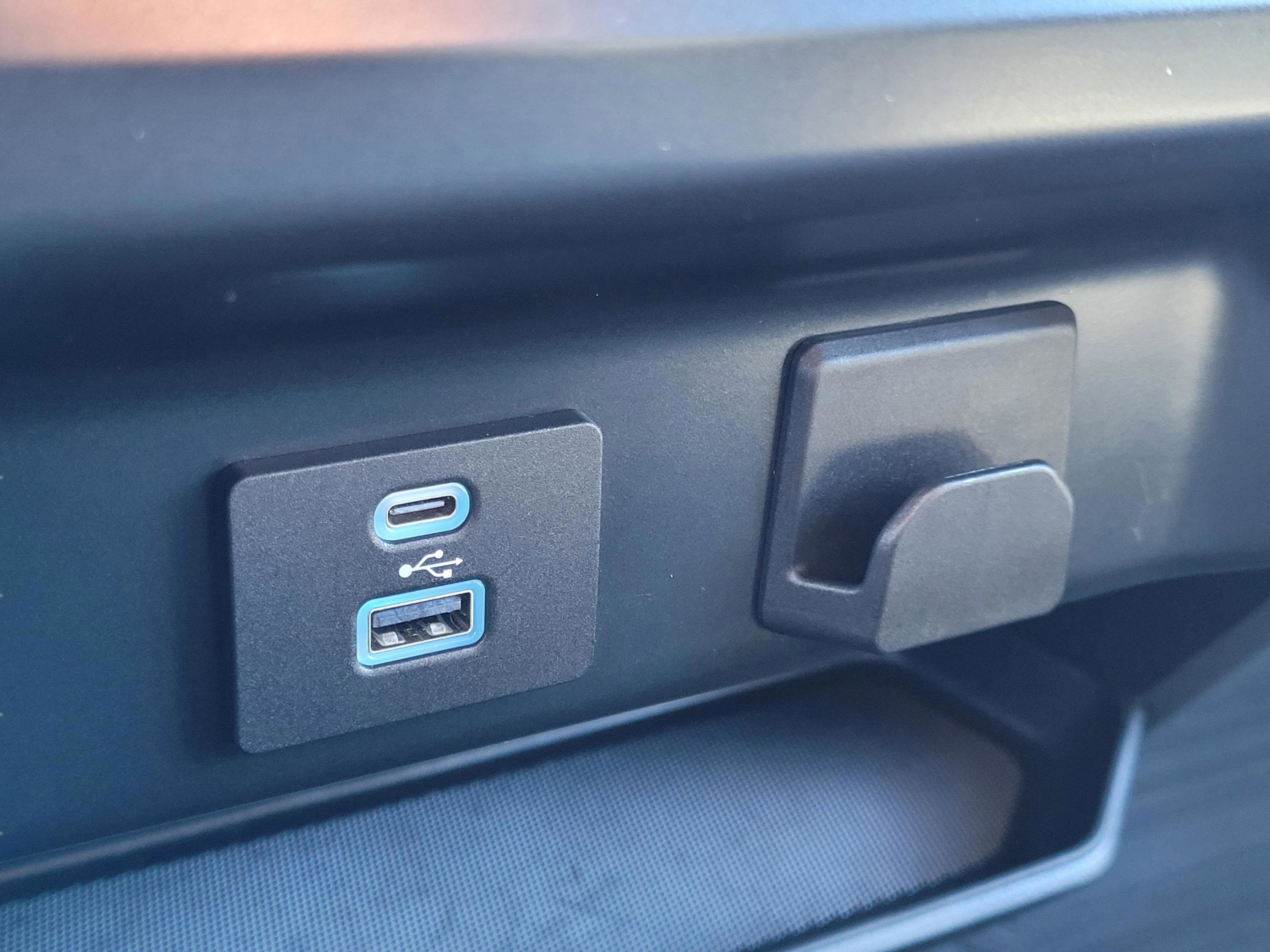 Used 2022 Ford F150 XLT w/ XTR Package AWD/4WD image 26