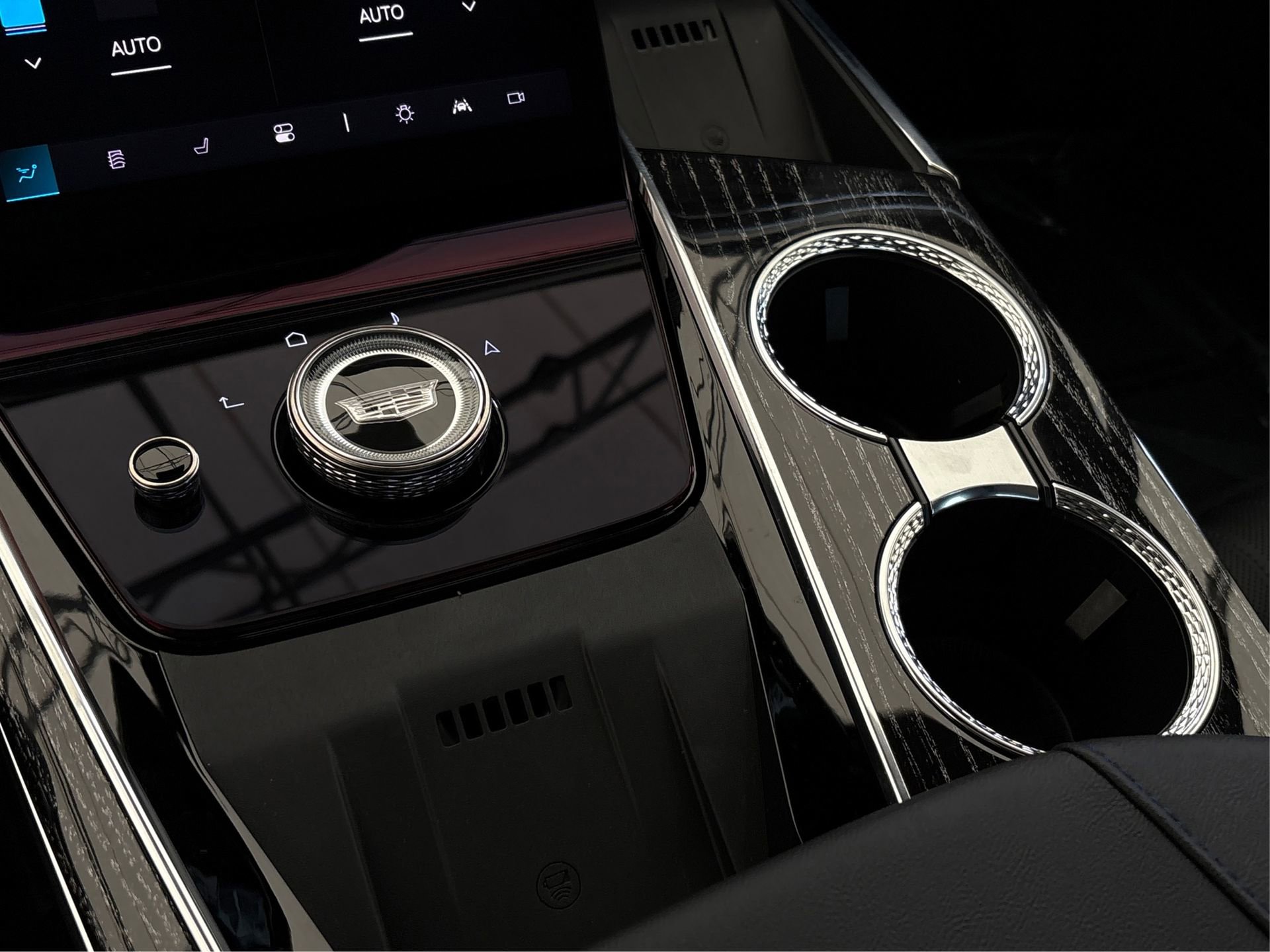 New 2025 Cadillac Escalade IQ Luxury 1 image 27