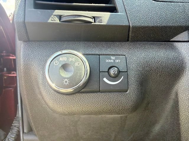 Used 2010 Chevrolet Traverse LT FWD image 22