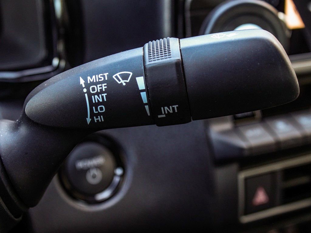 Used 2025 Toyota Camry SE image 27